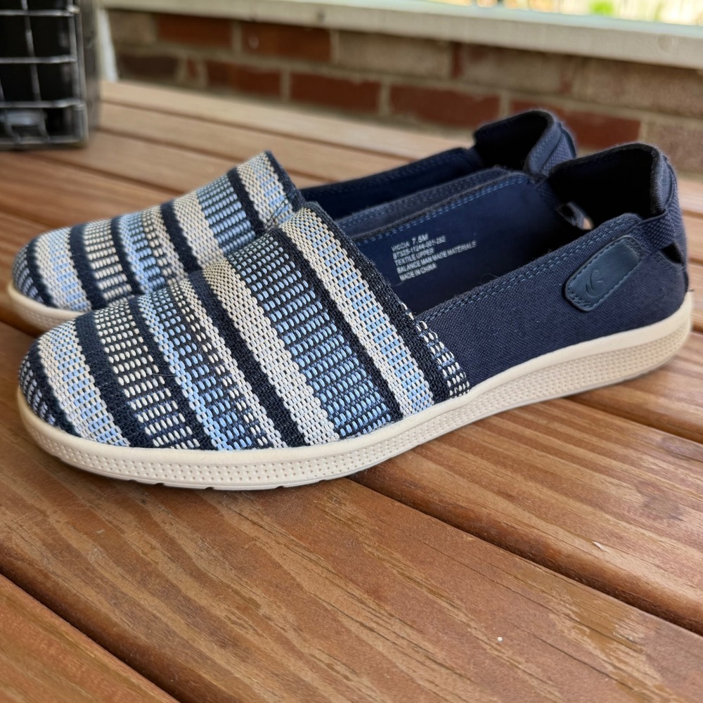 Baretraps Viccia Womens 7.5M Navy Blue Striped Woven Slip On Loafers - Picture 3 of 8